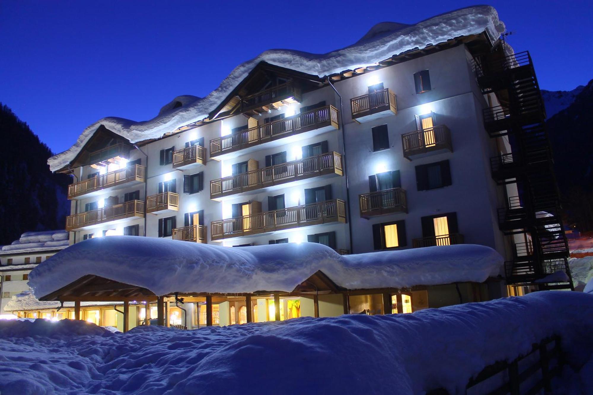 Hotel Cristallo Peio Kültér fotó