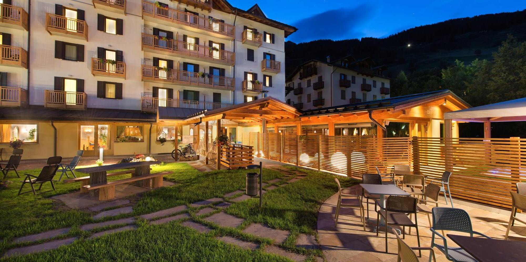 Hotel Cristallo Peio Kültér fotó